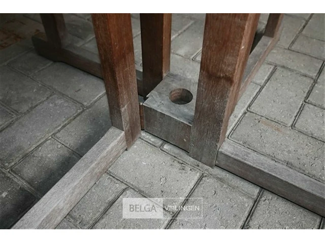 Inklapbare houten tuintafel - afbeelding 6 van  8