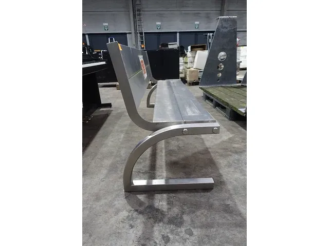 Inox bank - afbeelding 2 van  2