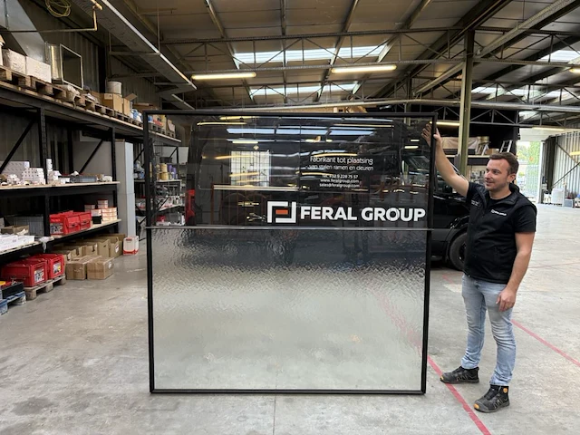 Inox douchewand afgemastikeerd - afbeelding 1 van  4