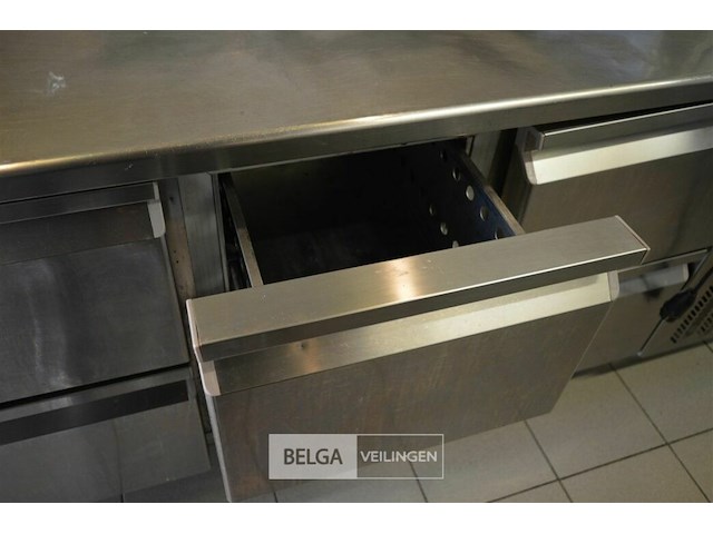 Inox frigo met werktafel 8 lades diamond gold line 220v - afbeelding 3 van  4