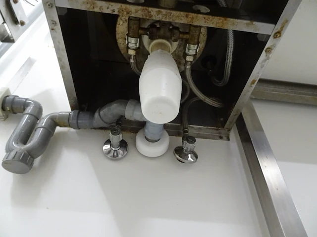 Inox handenwasser vv kniebediening - afbeelding 2 van  2
