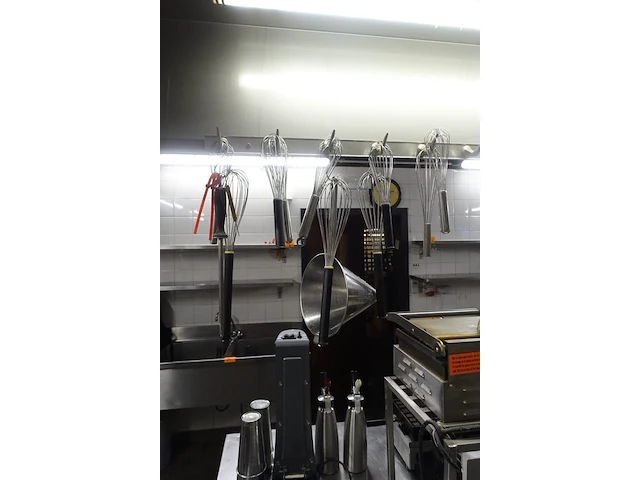 Inox houder + diverse lepels & kloppers - afbeelding 2 van  5