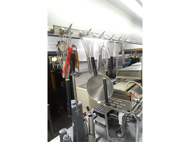 Inox houder + diverse lepels & kloppers - afbeelding 3 van  5