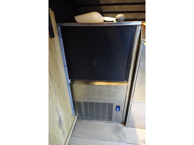 Inox ijsmachine ggmgastro - afbeelding 1 van  2