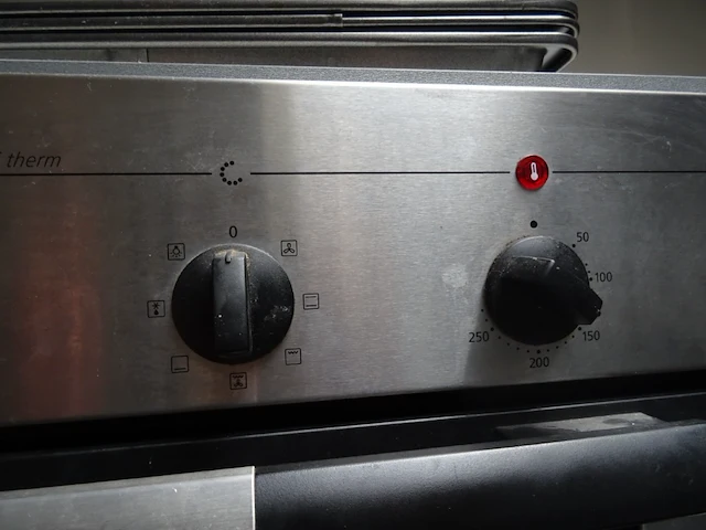 Inox inbouw heteluchtoven constructa - afbeelding 3 van  5