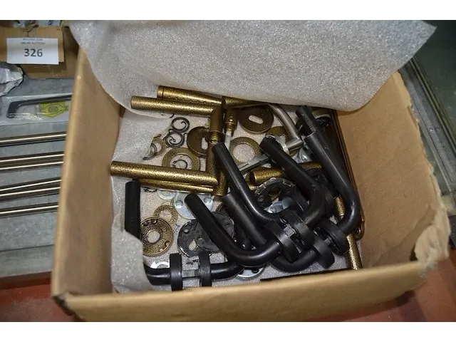 Inox keukenmengkraan, partij handvaten, doos met diverse deurklinken - afbeelding 7 van  7