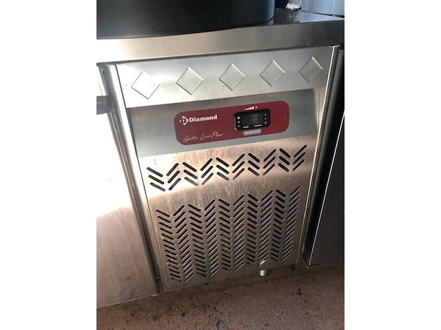 Inox koelwerkbank diamond 3 deuren gastro line plus afm. 1,80m x 0,70m - afbeelding 2 van  3