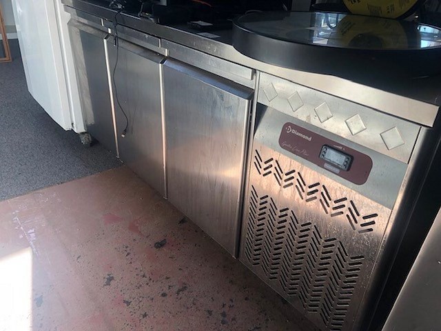 Inox koelwerkbank diamond 3 deuren gastro line plus afm. 1,80m x 0,70m - afbeelding 3 van  3