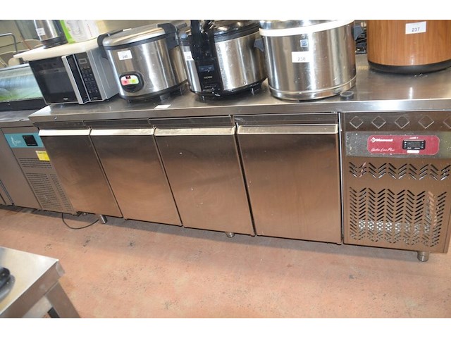 Inox koelwerkbank diamond 4 deuren dt3224-r2 gastro line plus afm. 2,20m x 0,70m - afbeelding 2 van  6