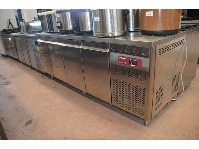 Inox koelwerkbank diamond 4 deuren dt3224-r2 gastro line plus afm. 2,20m x 0,70m - afbeelding 3 van  6