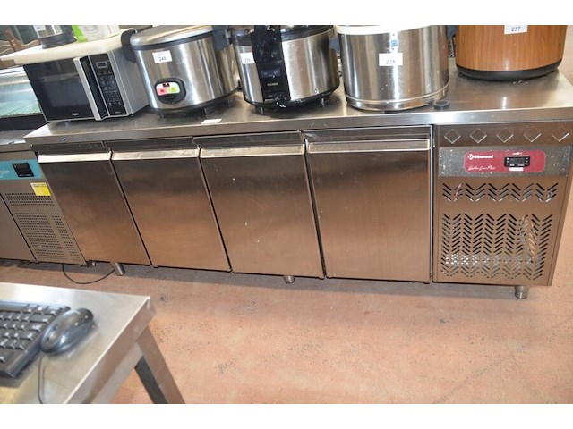 Inox koelwerkbank diamond 4 deuren dt3224-r2 gastro line plus afm. 2,20m x 0,70m - afbeelding 4 van  6