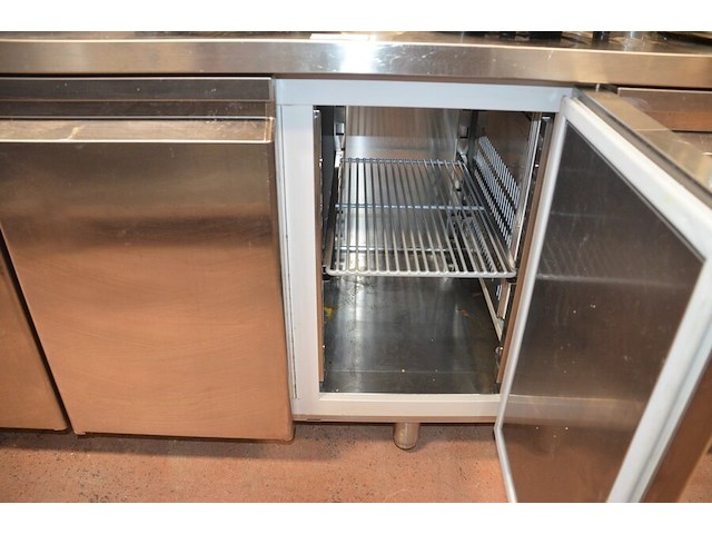 Inox koelwerkbank diamond 4 deuren dt3224-r2 gastro line plus afm. 2,20m x 0,70m - afbeelding 6 van  6