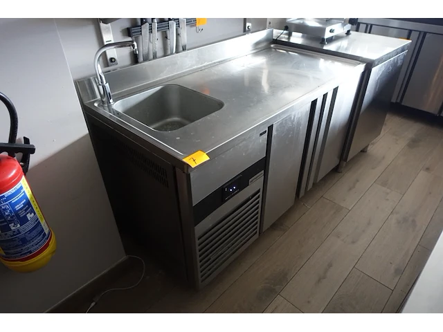Inox koelwerkbank ggmgastro - afbeelding 2 van  4