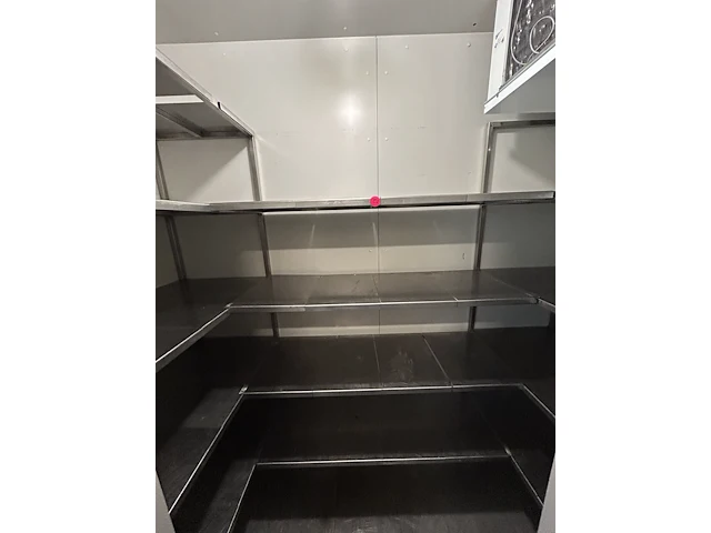 Inox rekken in koelcel - afbeelding 1 van  3