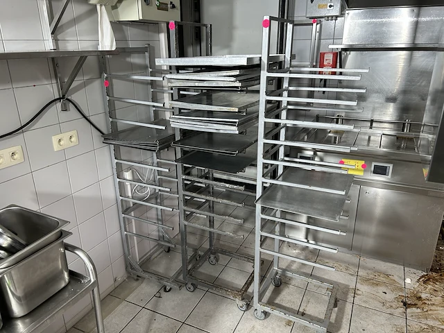 Inox rekken met platen - afbeelding 1 van  2