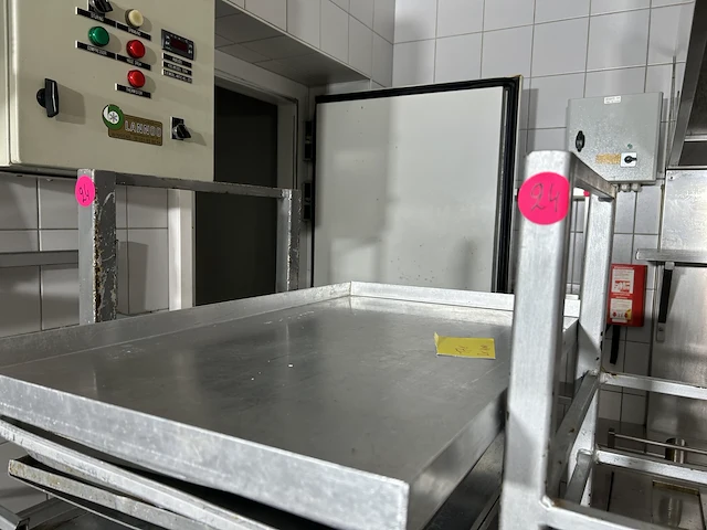 Inox rekken met platen - afbeelding 2 van  2