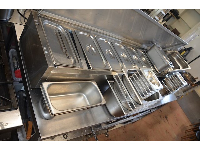 Inox saladette 8 potten diamond afm. ca. 2m met ca. 30 inox reserve bainmarie potten - afbeelding 4 van  6