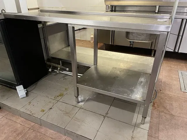 Inox tafel - afbeelding 1 van  2