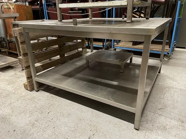 Inox tafel - afbeelding 1 van  2