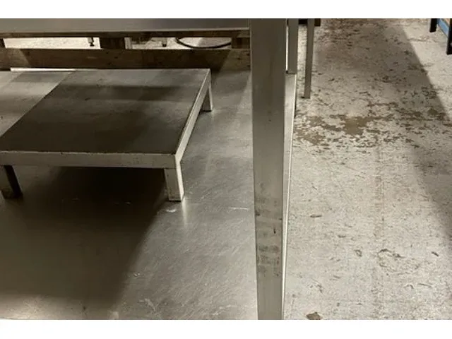Inox tafel - afbeelding 2 van  2