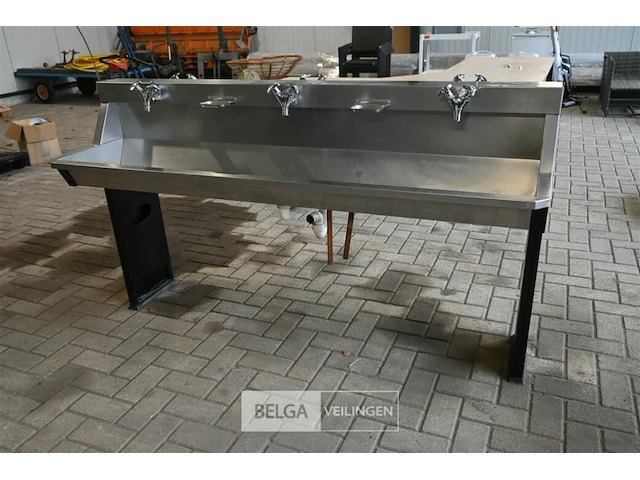 Inox wasbak met 6 kraantjes - afbeelding 3 van  7