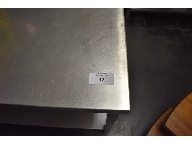 Inox werktafel 2 etages ca. 2,50m (32) - afbeelding 2 van  5