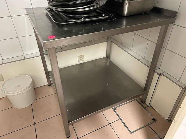 Inox werktafel 80x90x88cm h excl. inhoud - afbeelding 1 van  1