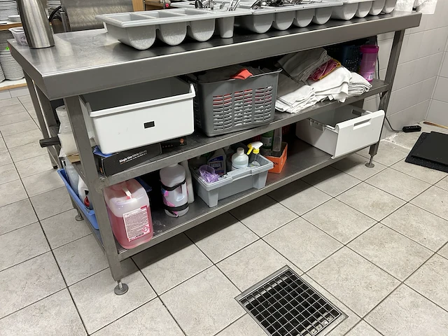 Inox werktafel met inhoud 200x80x100cm h - afbeelding 1 van  1