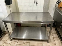 Inox werktafel met messen - afbeelding 2 van  2
