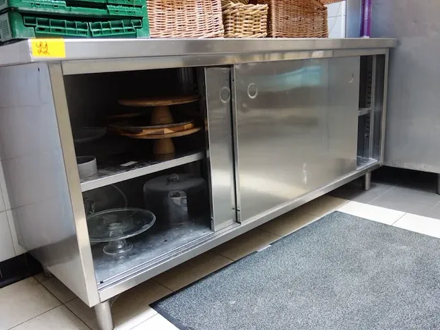 Inox werktafel - afbeelding 2 van  2