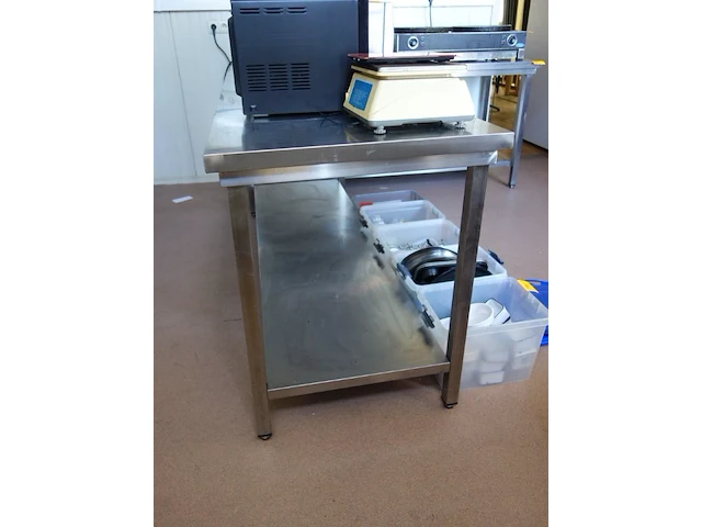 Inox werktafel - afbeelding 2 van  2