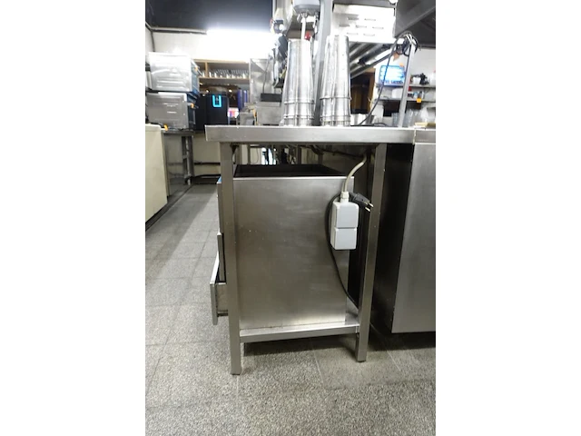 Inox werktafel - afbeelding 2 van  3