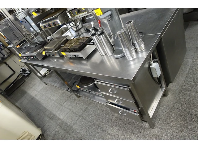 Inox werktafel - afbeelding 3 van  3