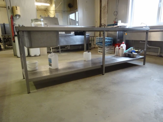 Inox werktafel - afbeelding 2 van  5