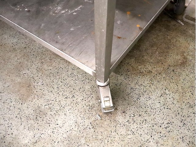 Inox werktafel - afbeelding 3 van  3