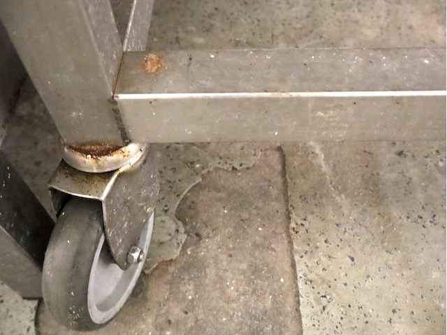 Inox werktafel - afbeelding 3 van  3