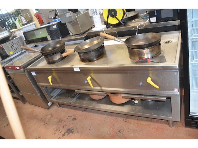 Inox wok 3 branders bertrand met 3 pannen afm. 1,80m x 0,60m - afbeelding 2 van  5