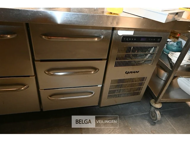 Inox/rvs werktafel met saladette/koeling gram - afbeelding 5 van  10