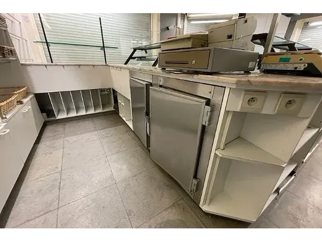 Inrichting bakkerij winkel - afbeelding 7 van  16