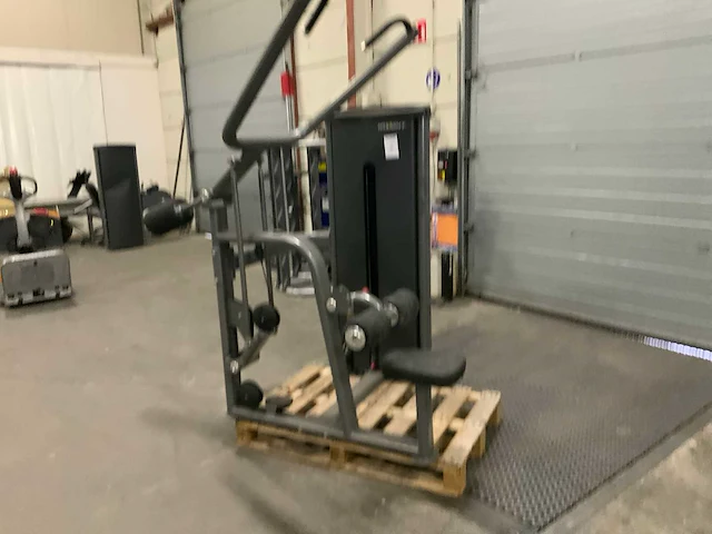 Insight commercial pull down krachtstation - afbeelding 2 van  5