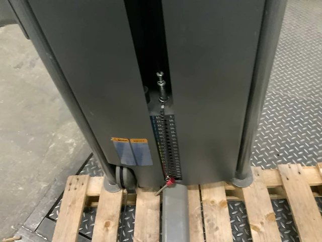 Insight commercial pull down krachtstation - afbeelding 5 van  5