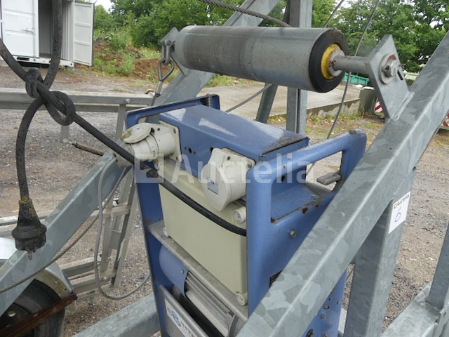 Intermat bl400g getrokken takel - afbeelding 10 van  11