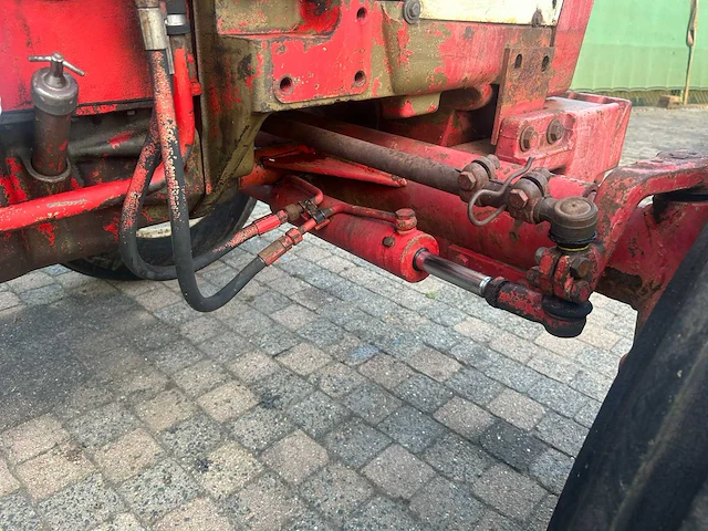 International harvester 644f tweewielaangedreven landbouwtractor - afbeelding 4 van  18