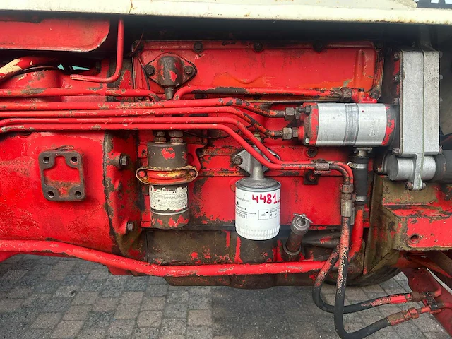 International harvester 644f tweewielaangedreven landbouwtractor - afbeelding 9 van  18