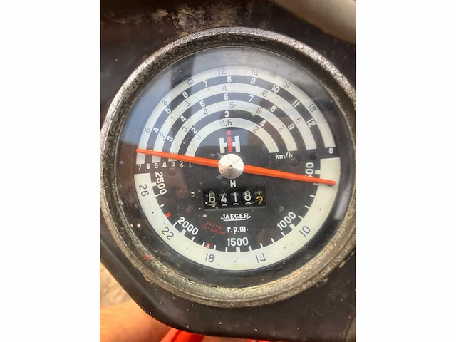 International harvester oldtimer smalspoortractor - afbeelding 2 van  15