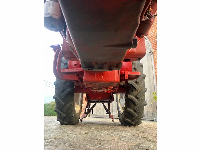 International harvester oldtimer smalspoortractor - afbeelding 5 van  15