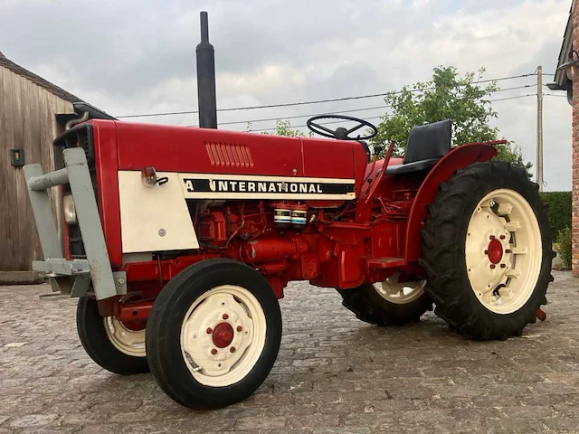 International harvester oldtimer smalspoortractor - afbeelding 1 van  15