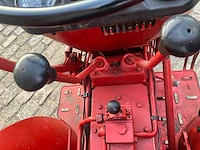 International harvester oldtimer smalspoortractor - afbeelding 15 van  15