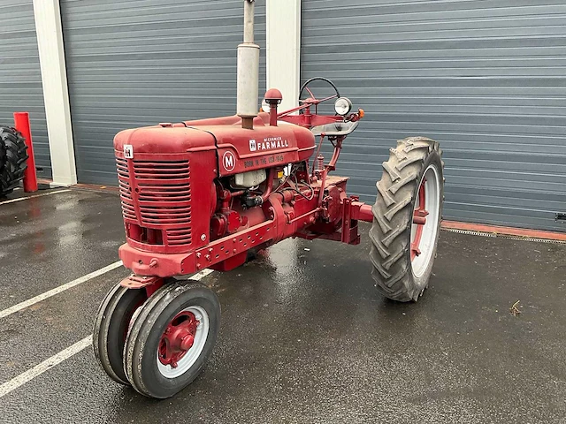 International m - oldtimer tractor- 1949 - afbeelding 1 van  18