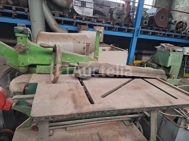 [interne ref: nn013] 2 tafels met handmatige schaar - afbeelding 3 van  8